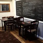 The Old Red House 3*