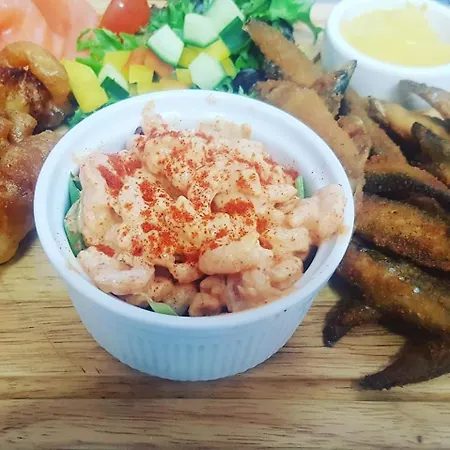 The Old Red House 招待所 Carlton Miniott