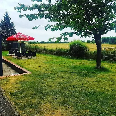 The Old Red House 3*