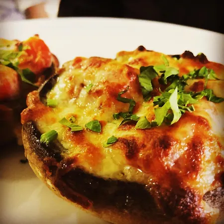 The Old Red House 3* Carlton Miniott