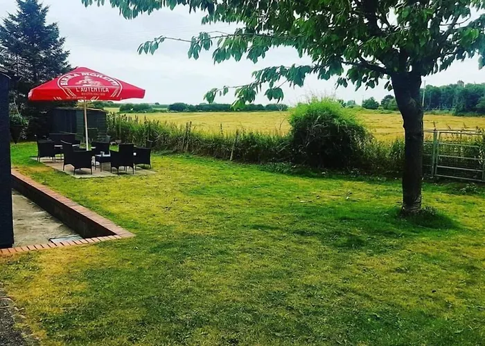The Old Red House 3*